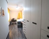 Resale - House - Redován