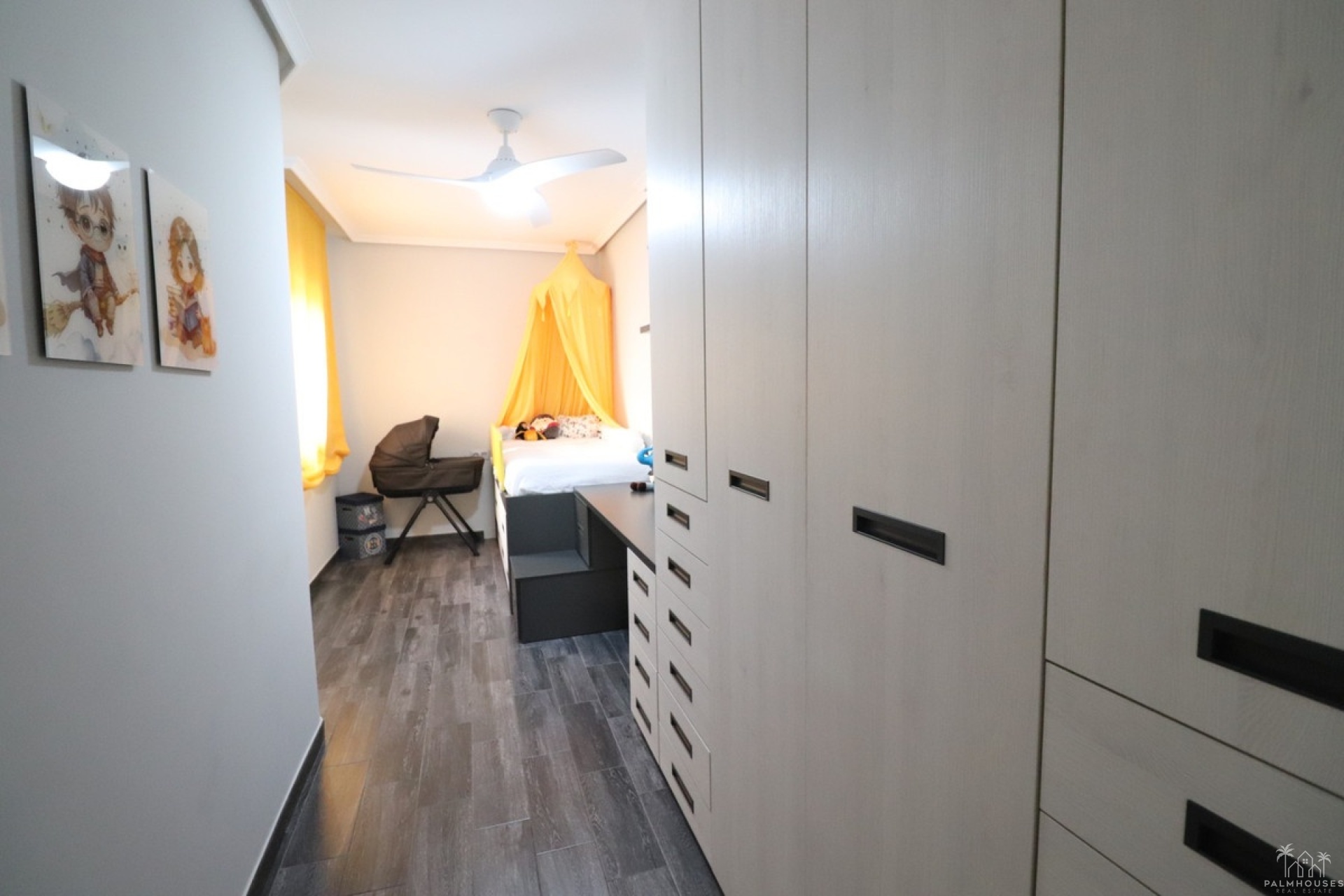 Resale - House - Redován