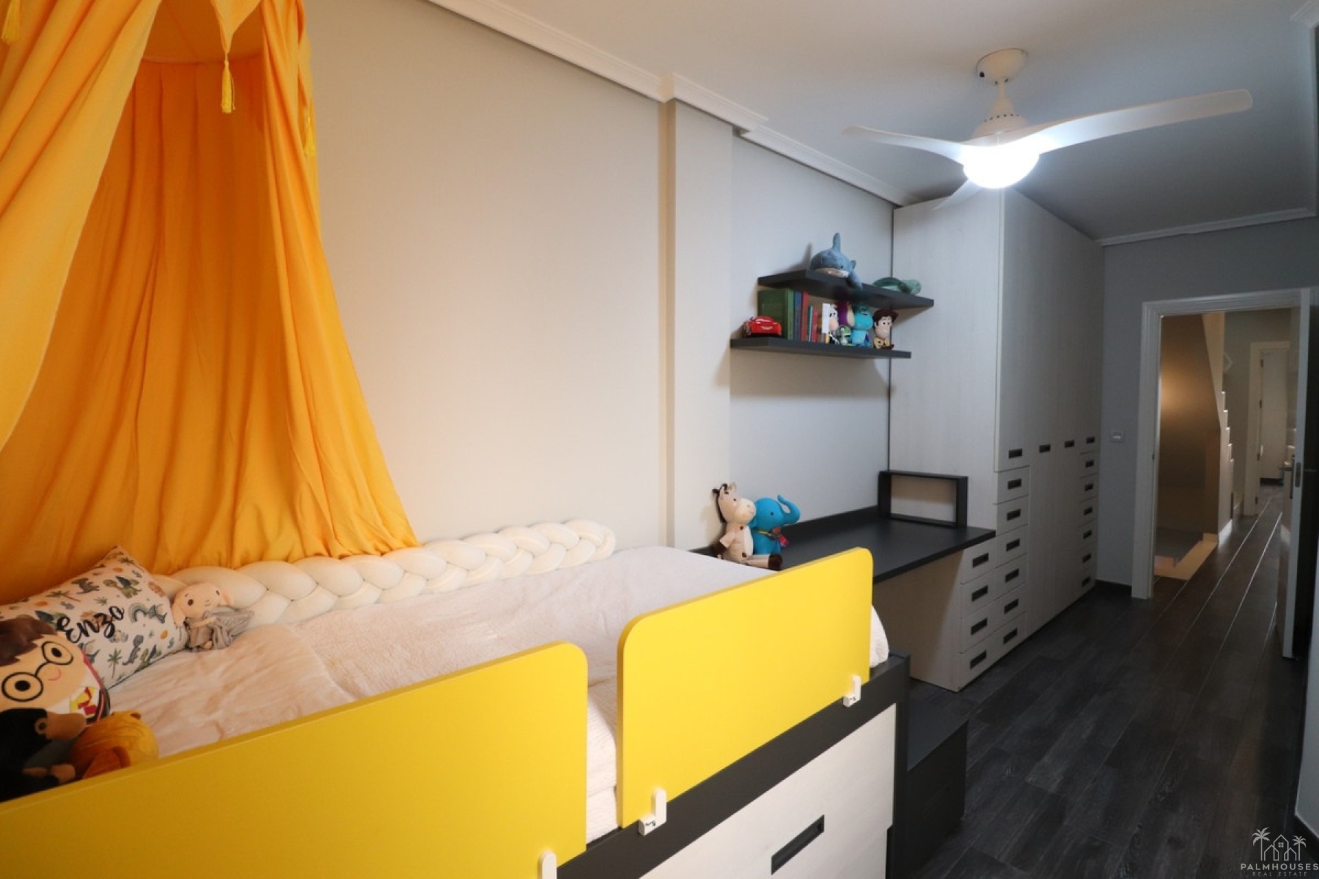 Resale - House - Redován
