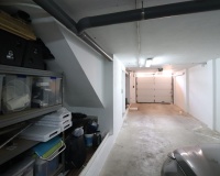 Resale - House - Redován