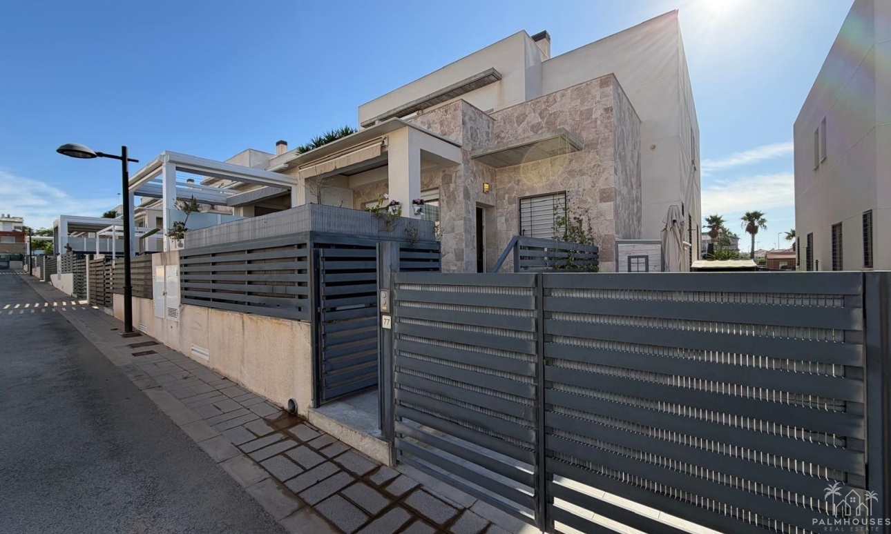 Resale - House - Torrevieja - Aguas Nuevas