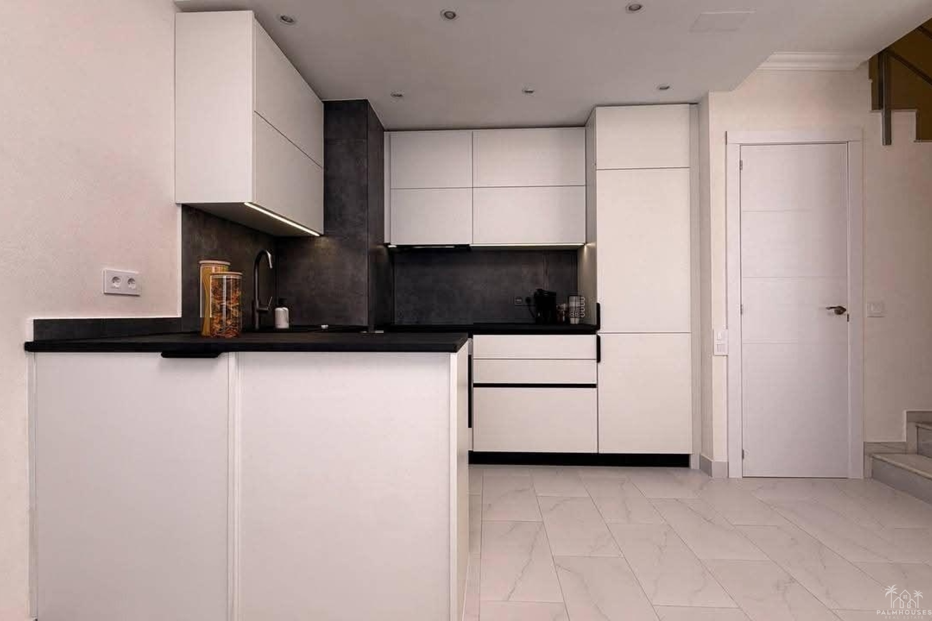 Resale - House - Torrevieja - Calas Blanca