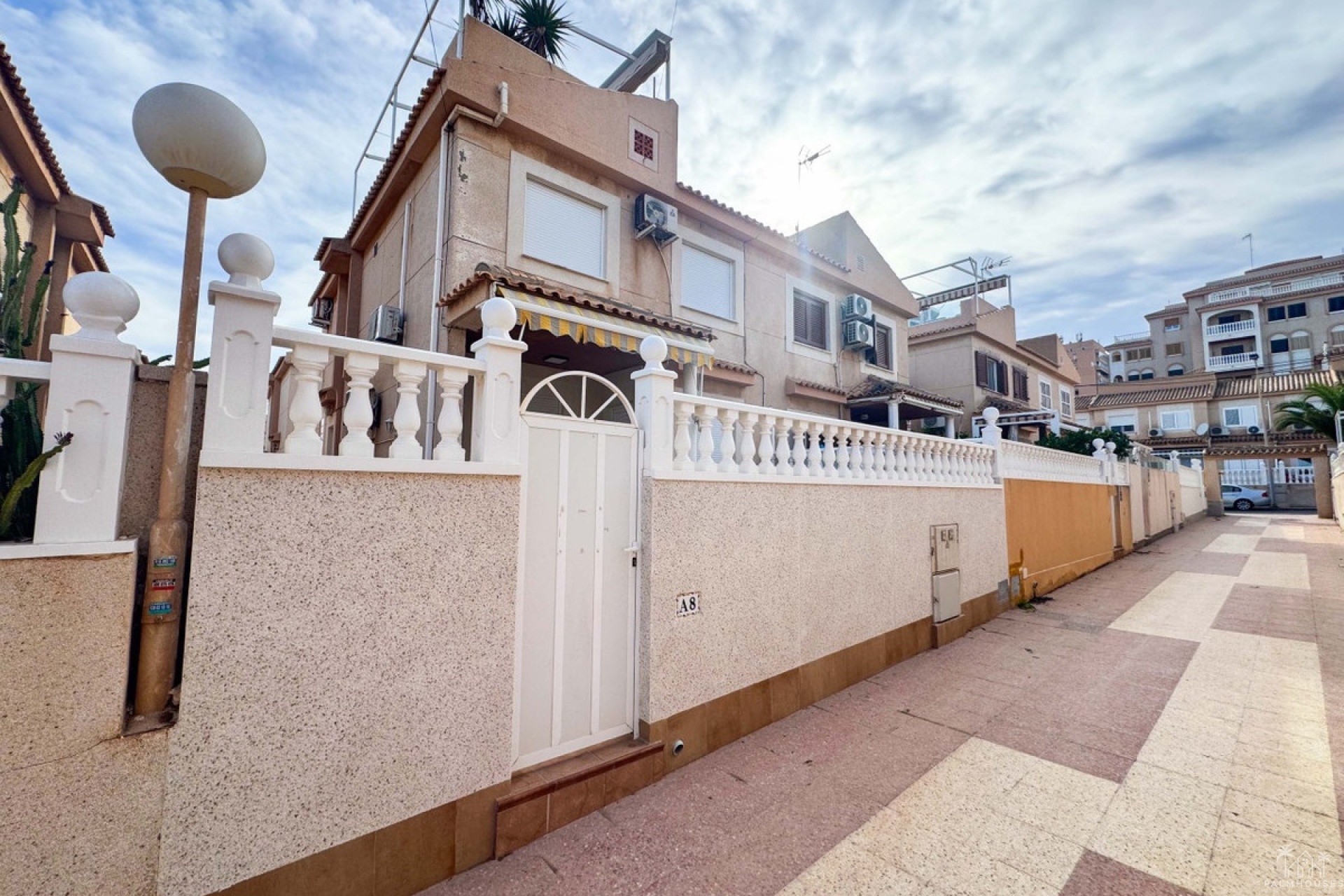 Resale - House - Torrevieja - Playa De La Mata