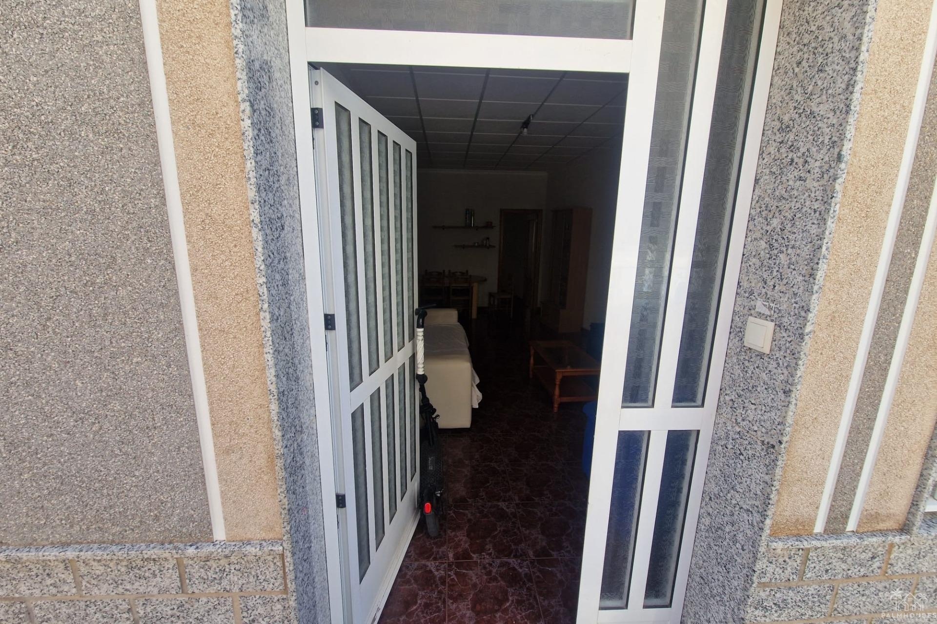 Resale - House - Torrevieja