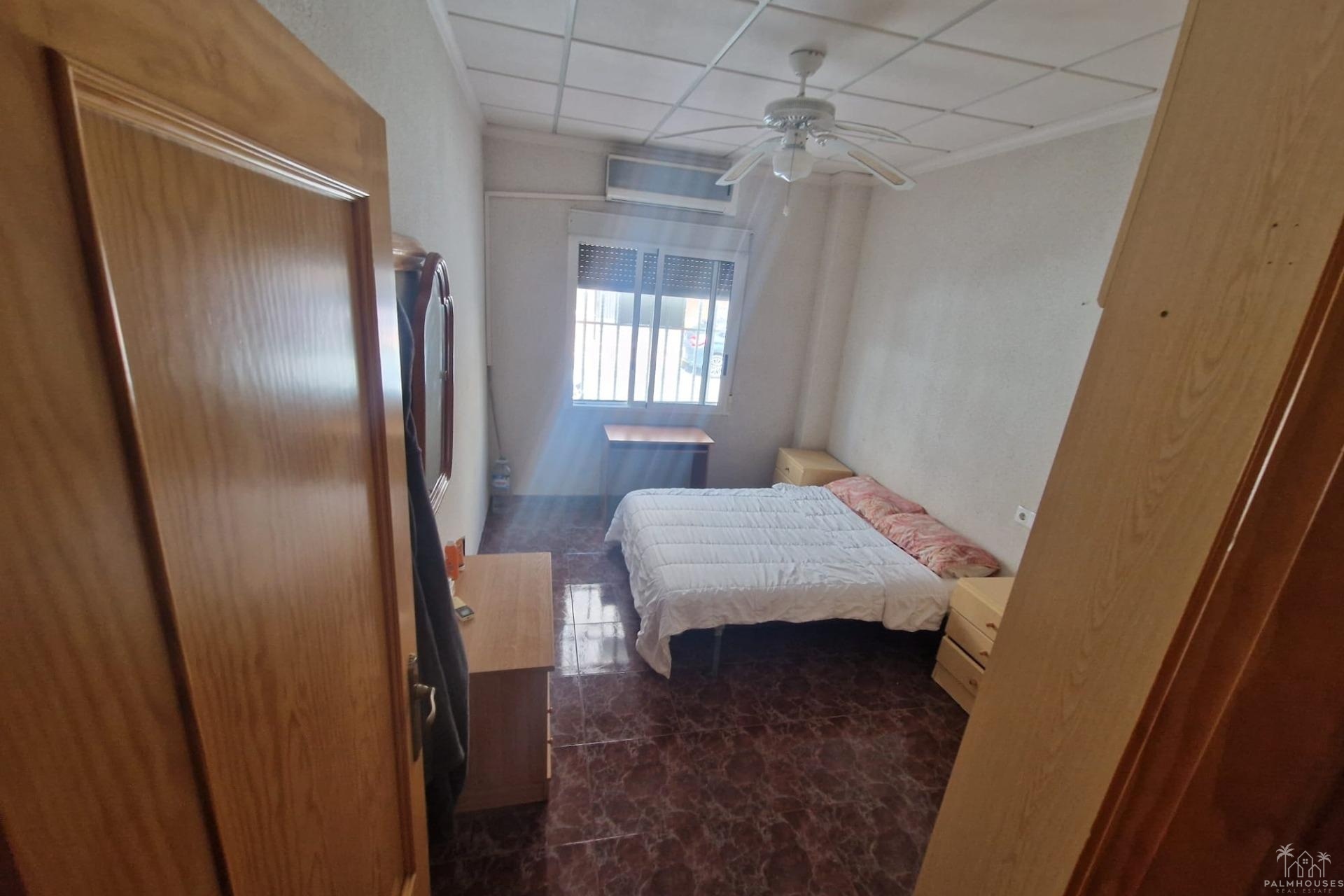 Resale - House - Torrevieja