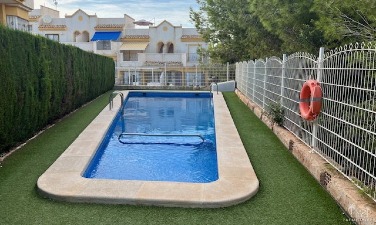 Resale - House - Torrevieja