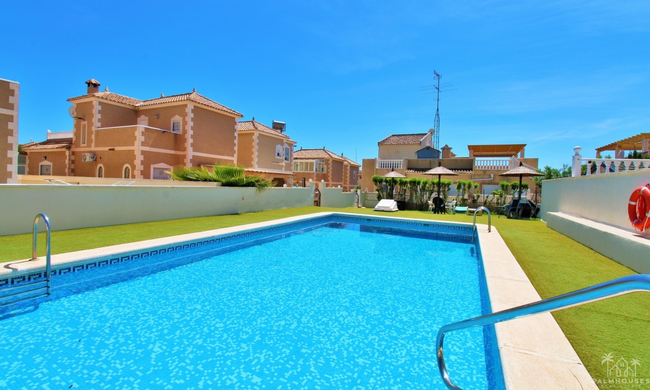 Resale - House - Villamartin
