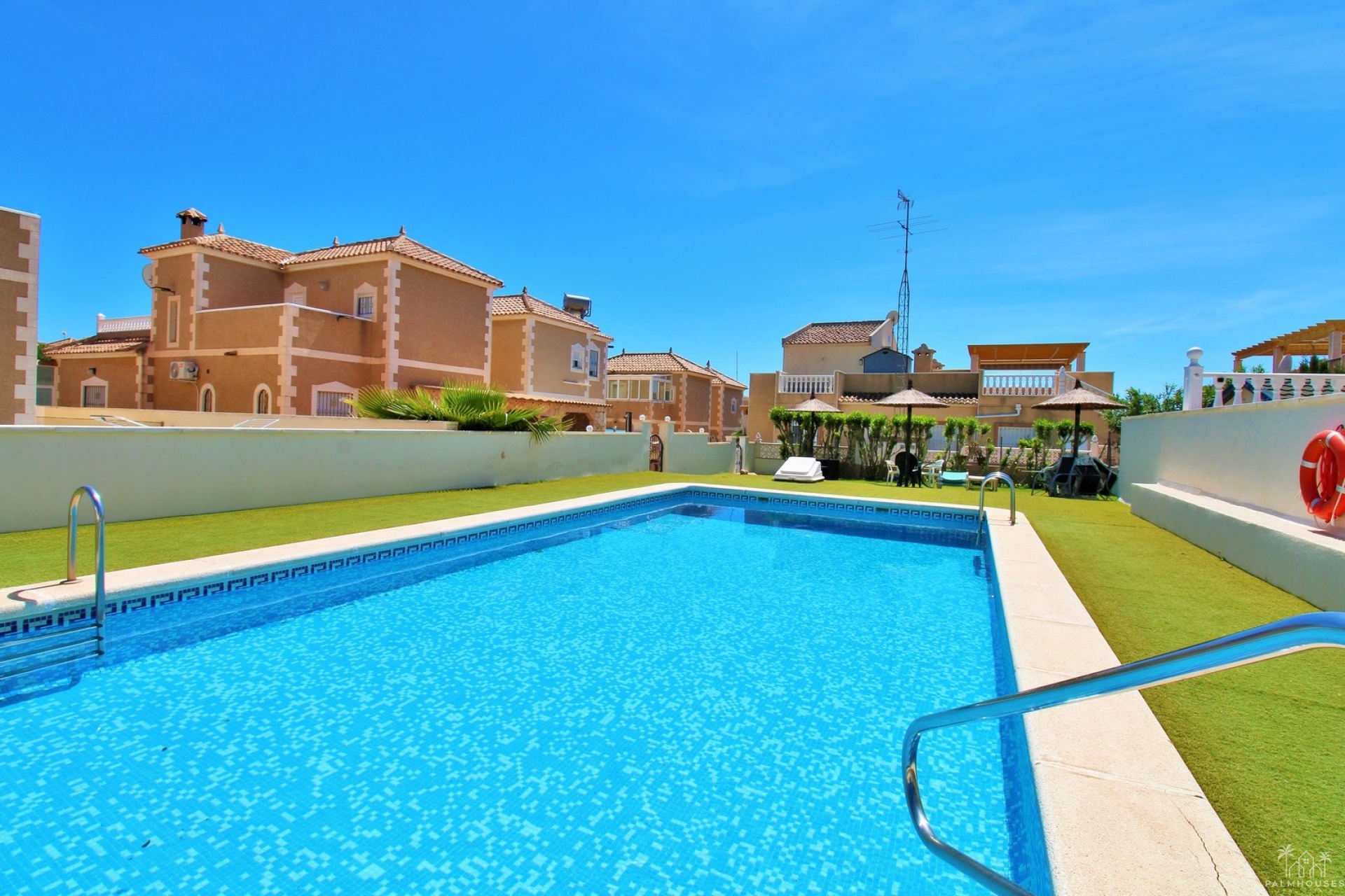 Resale - House - Villamartin