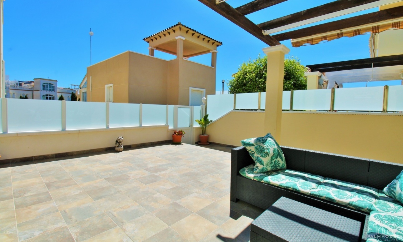 Resale - House - Villamartin