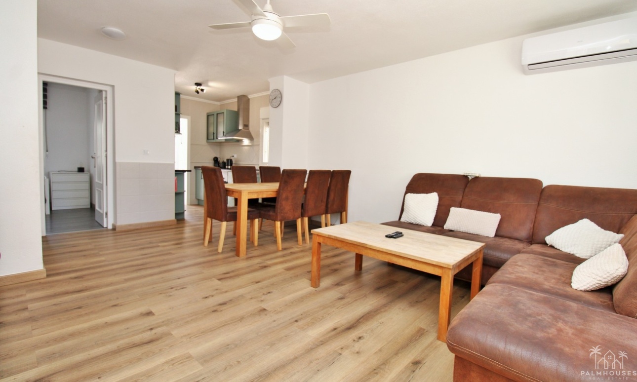Resale - House - Villamartin