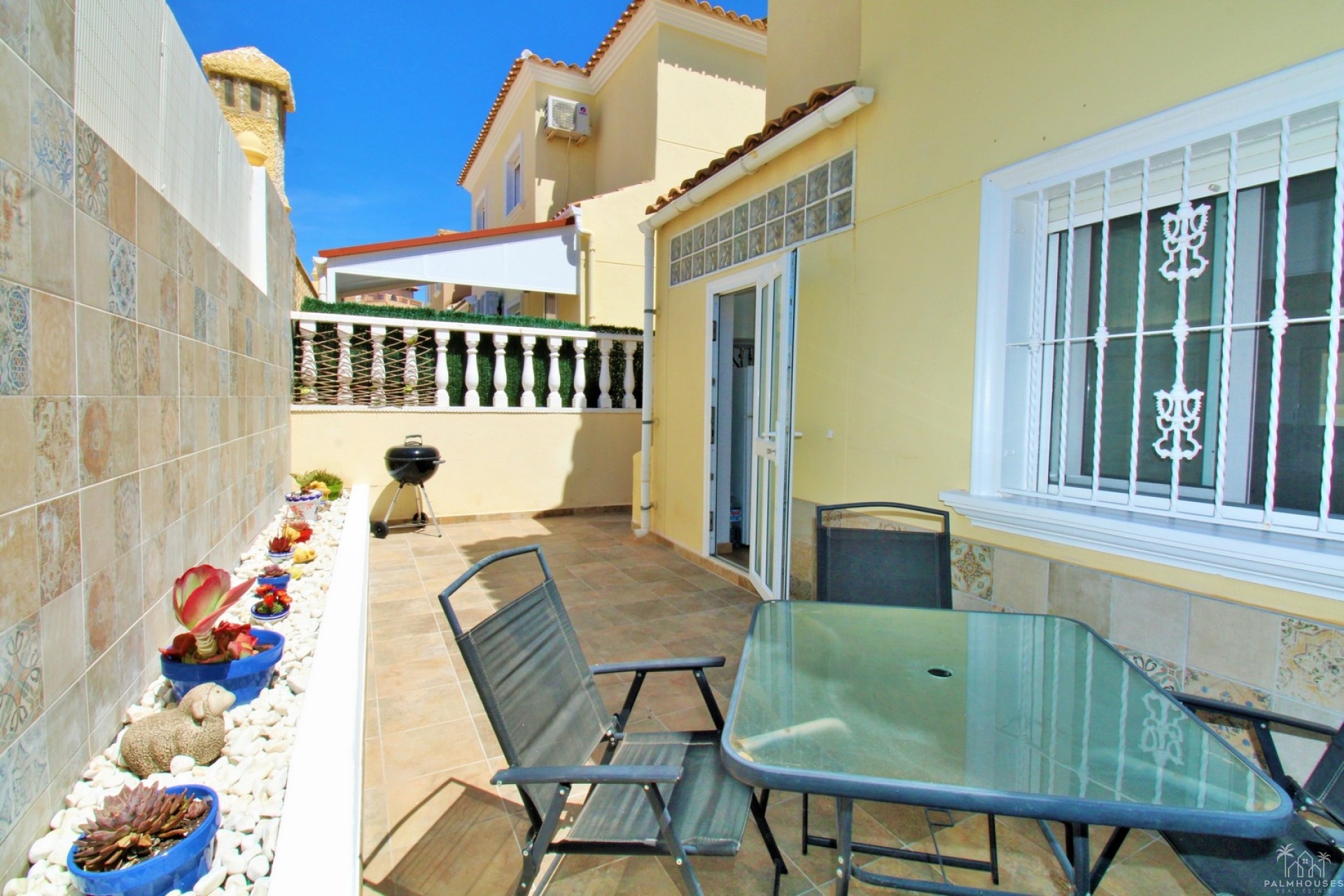 Resale - House - Villamartin