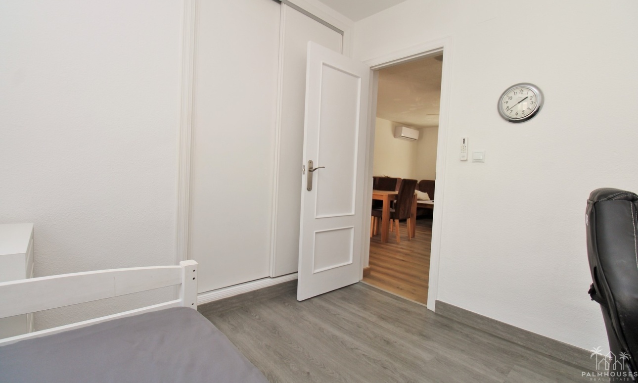 Resale - House - Villamartin