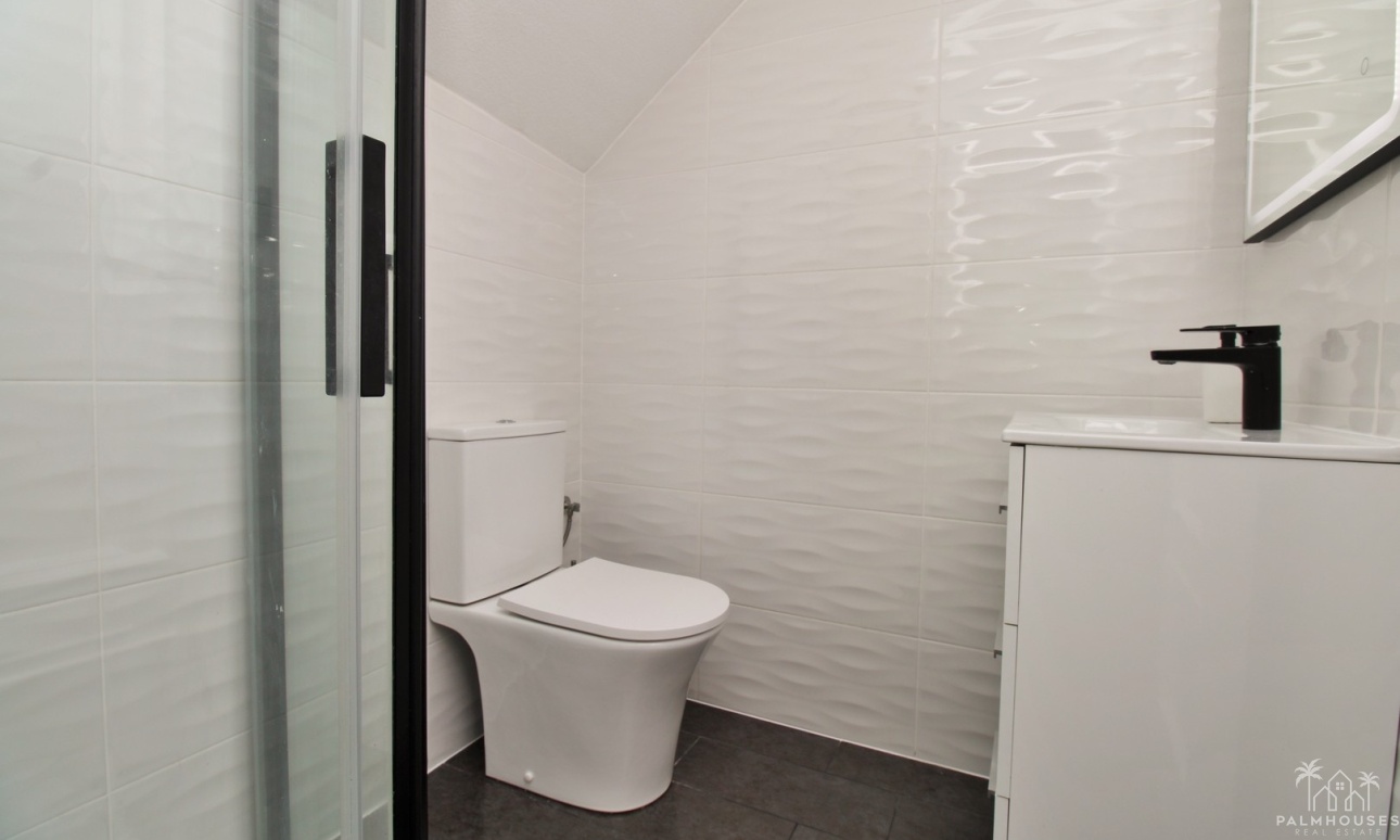 Resale - House - Villamartin