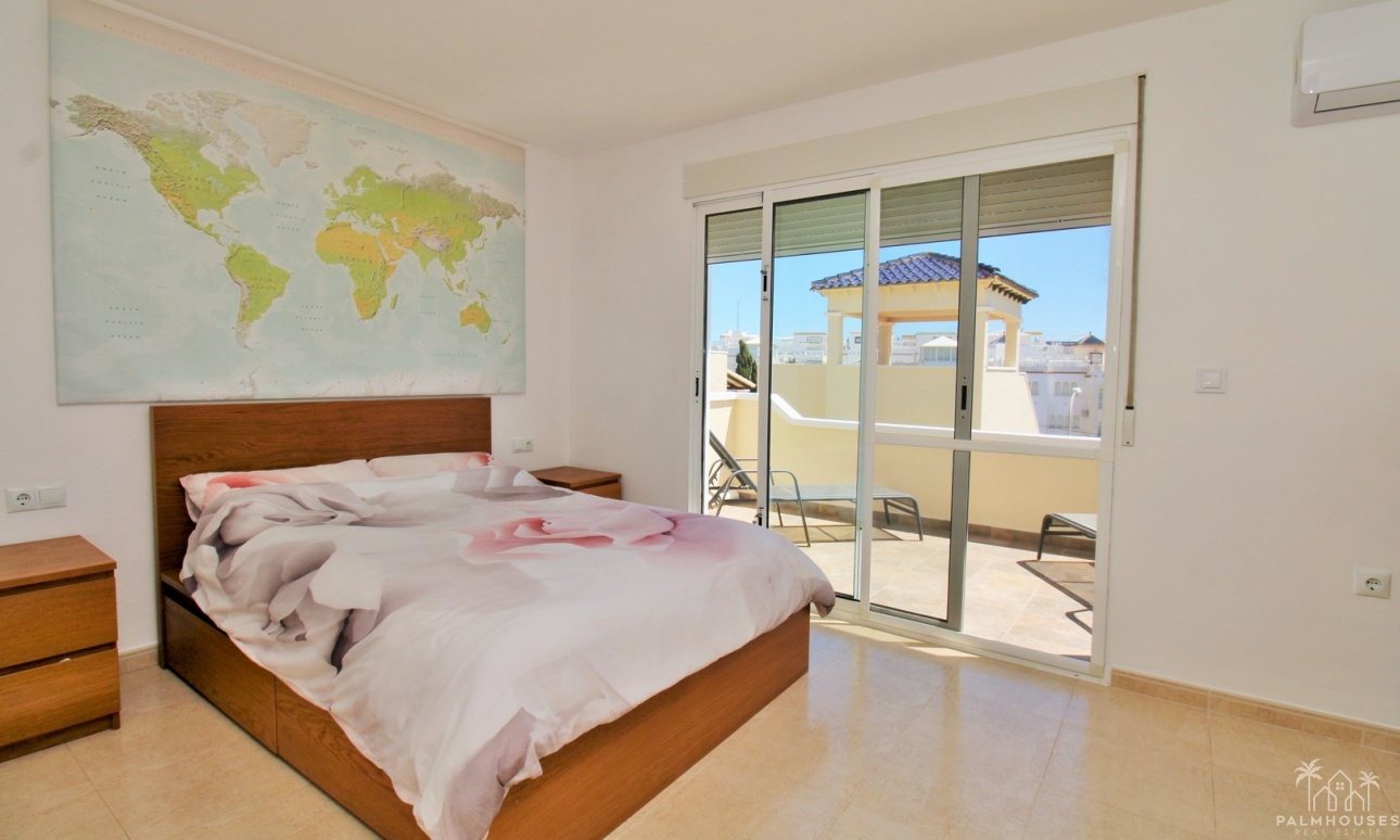 Resale - House - Villamartin