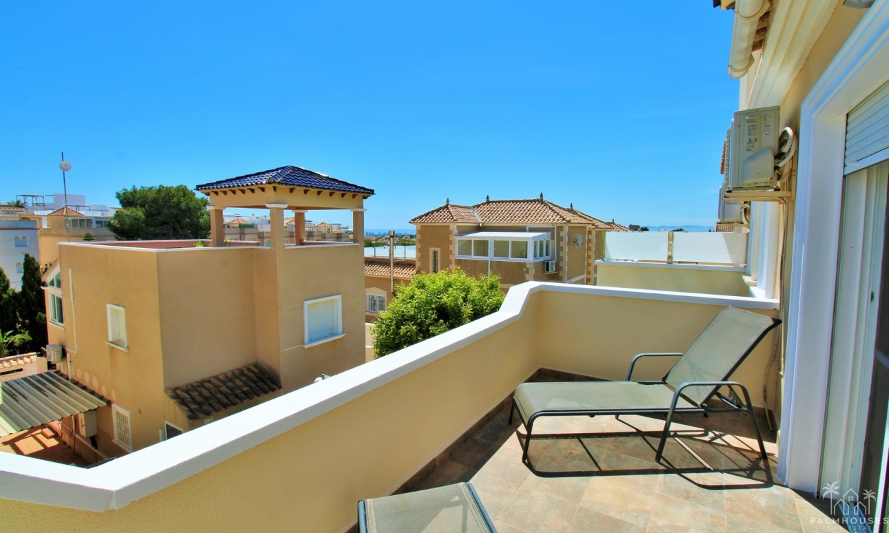 Resale - House - Villamartin