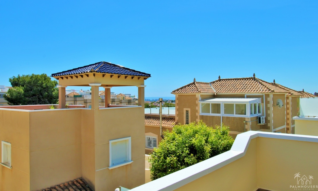 Resale - House - Villamartin