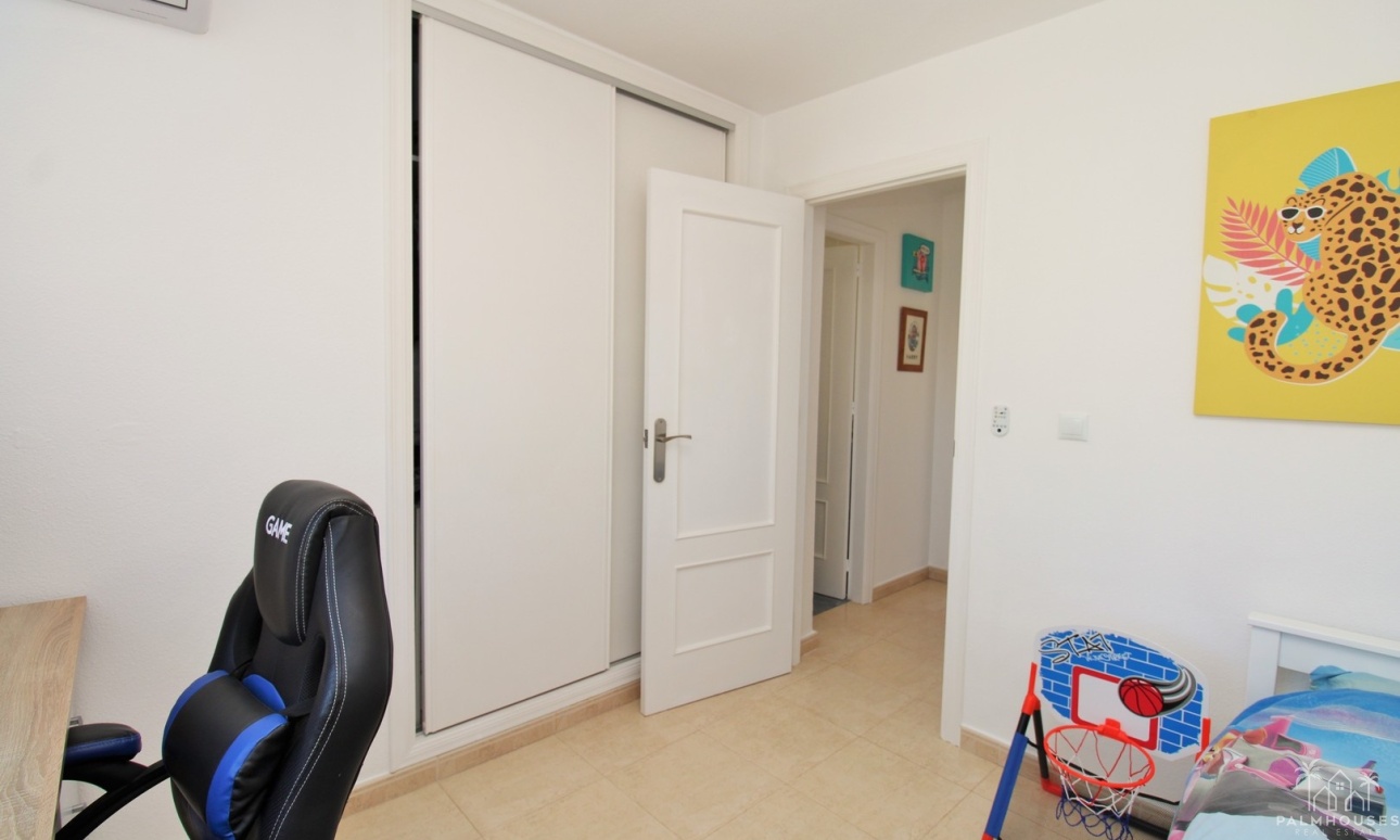 Resale - House - Villamartin