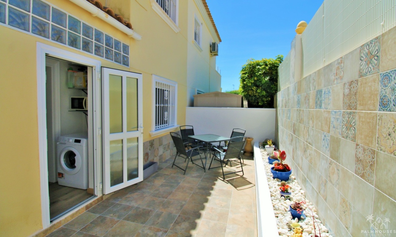 Resale - House - Villamartin