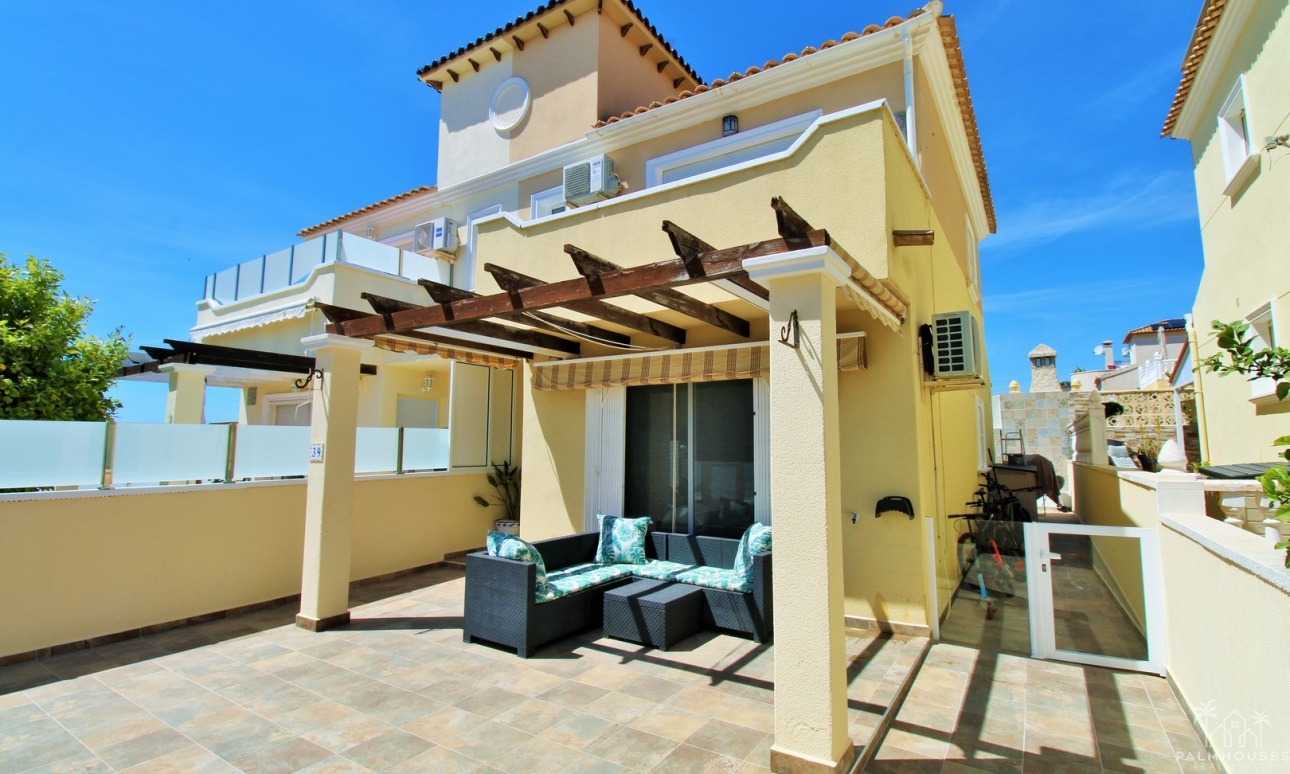 Resale - House - Villamartin