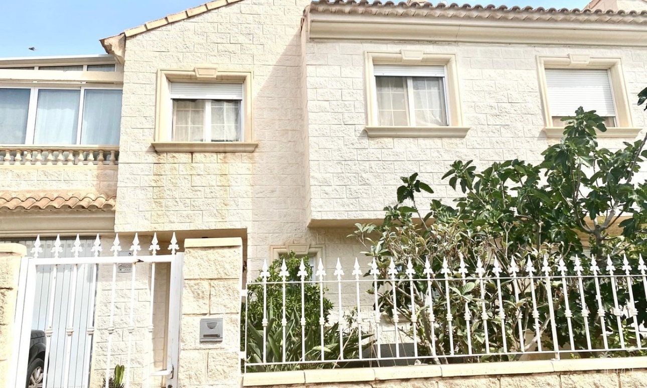 Resale - Villa - Alfaz del Pi - Albir