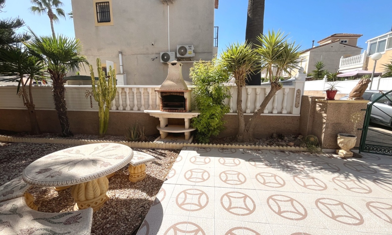 Resale - Villa - Algorfa - Montebello