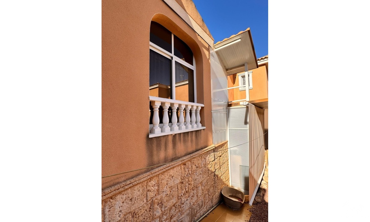 Resale - Villa - Alicante - Cox