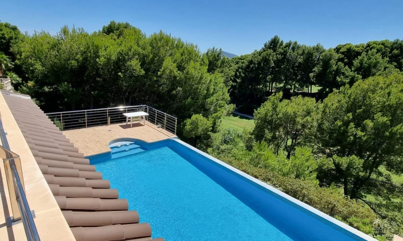 Resale - Villa - Altea
