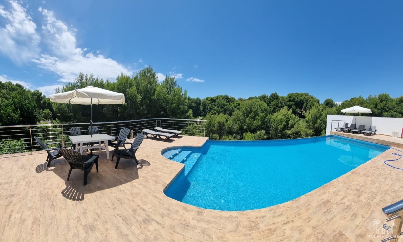 Resale - Villa - Altea