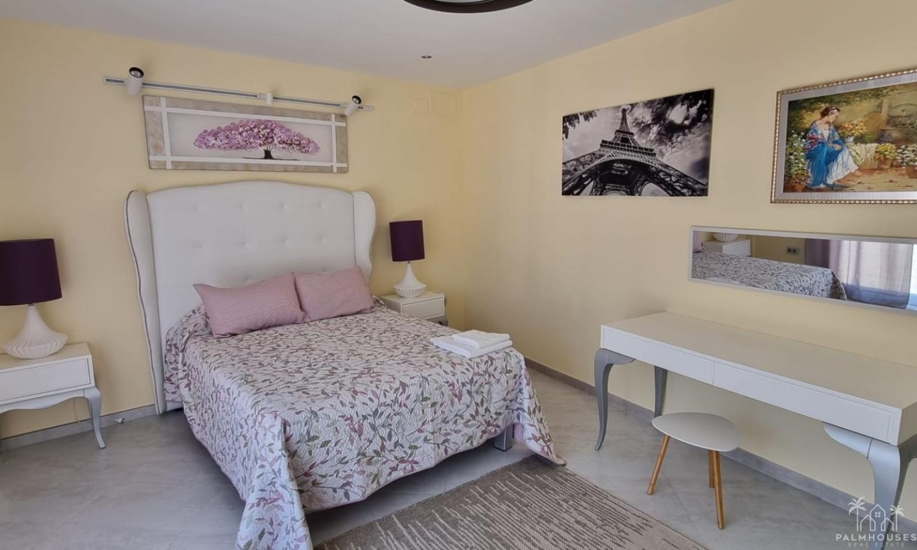 Resale - Villa - Altea