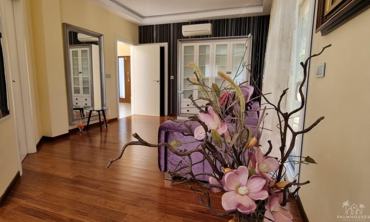 Resale - Villa - Altea