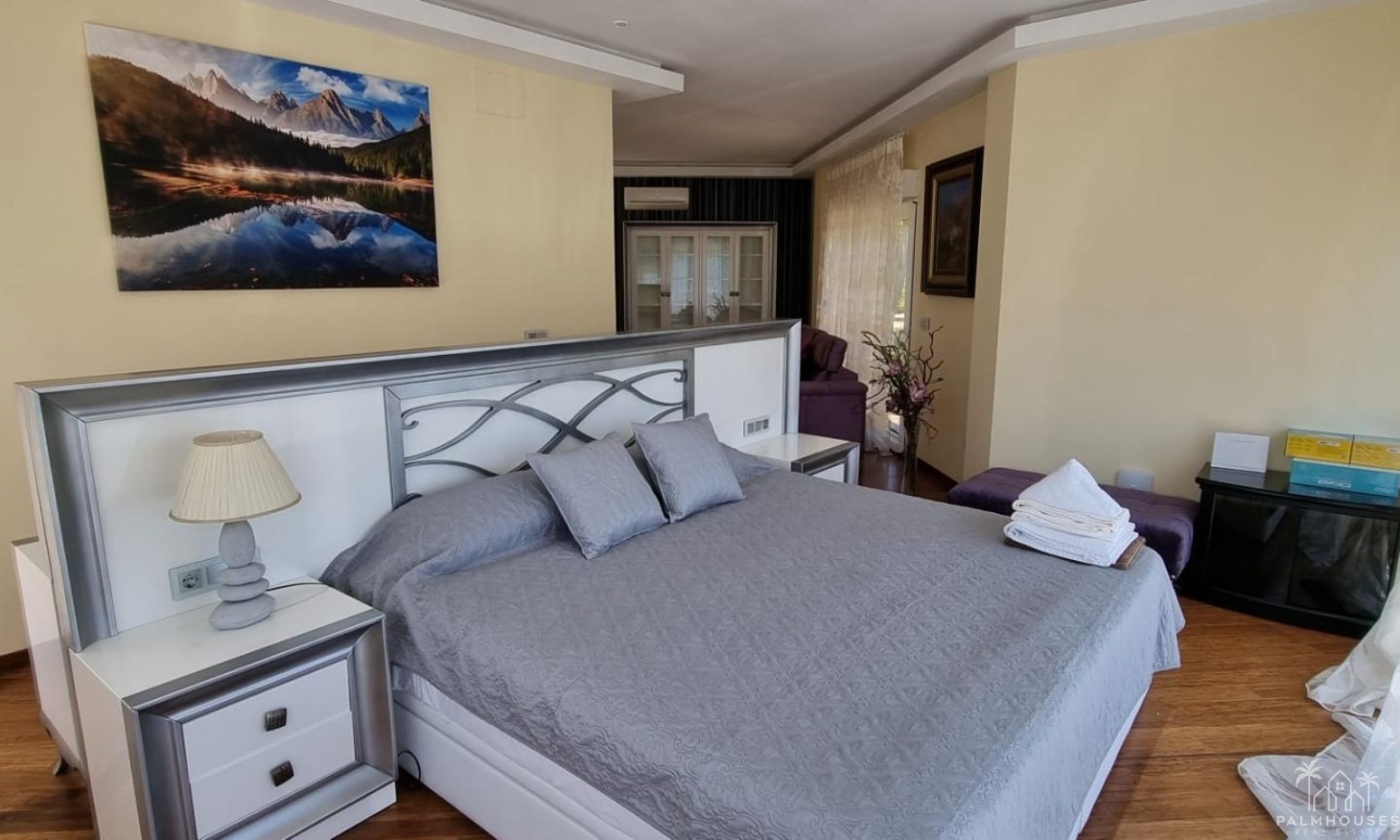 Resale - Villa - Altea