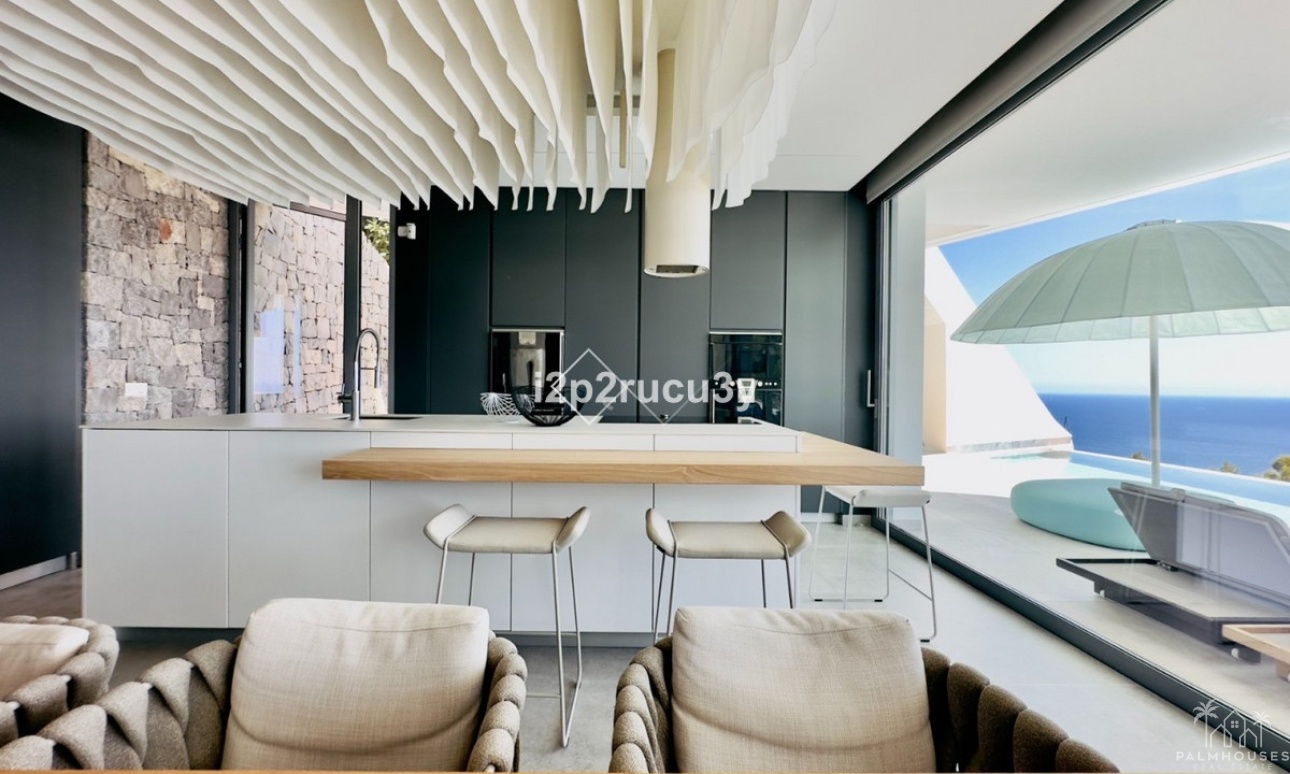 Resale - Villa - Altea