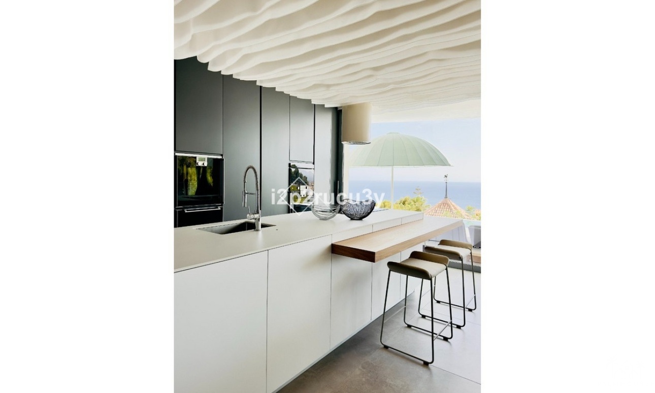 Resale - Villa - Altea