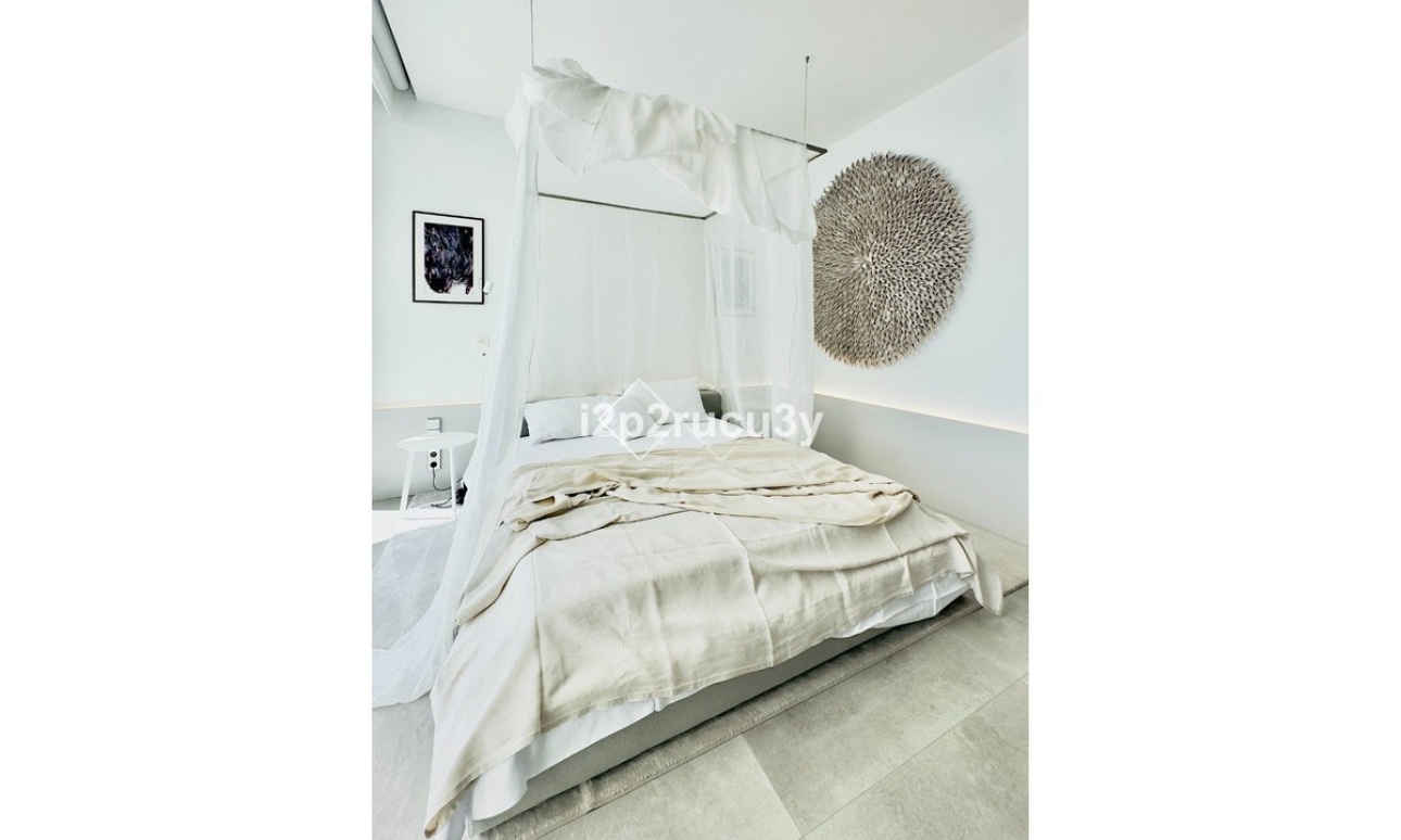 Resale - Villa - Altea