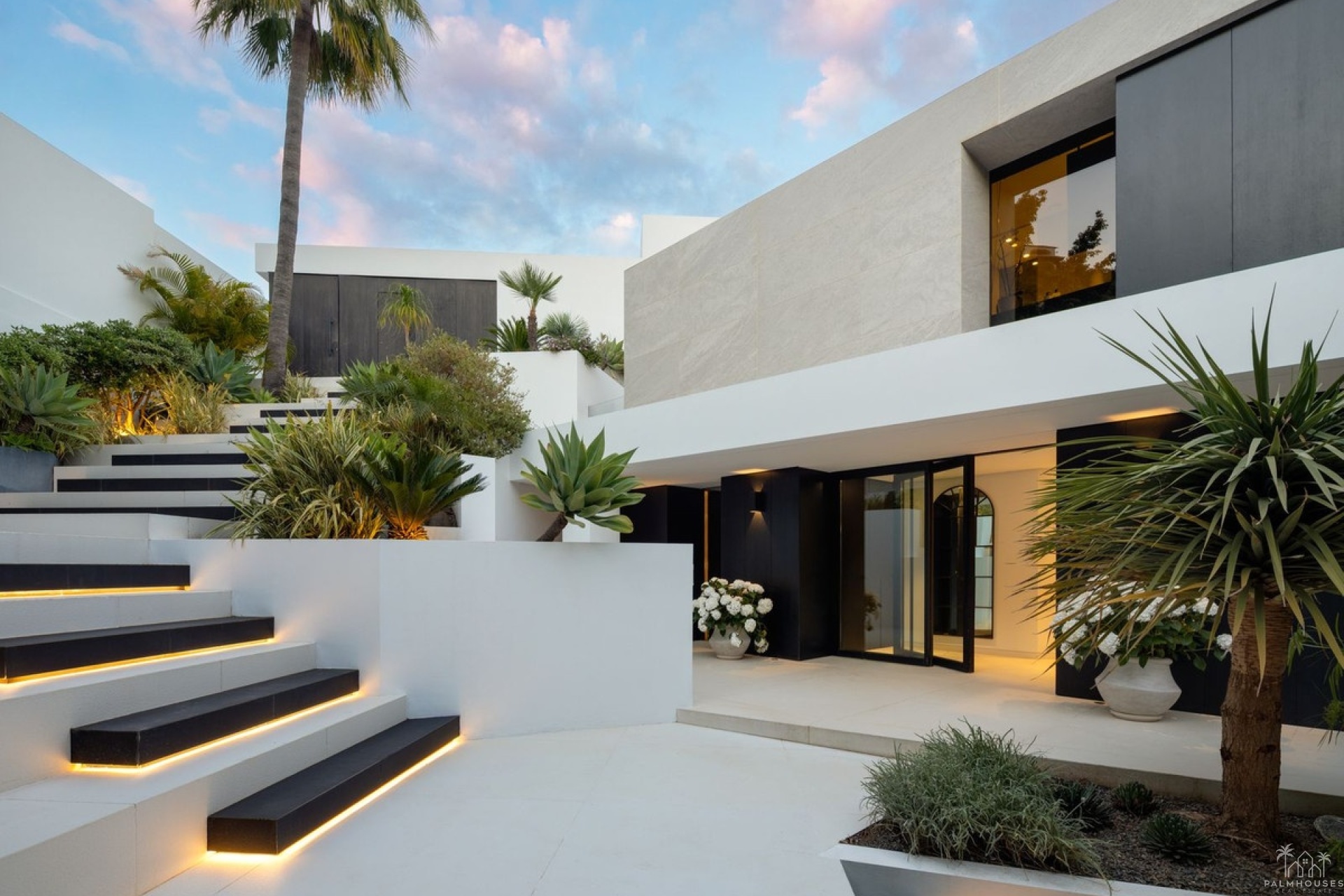 Resale - Villa - Benahavís - Costa del Sol