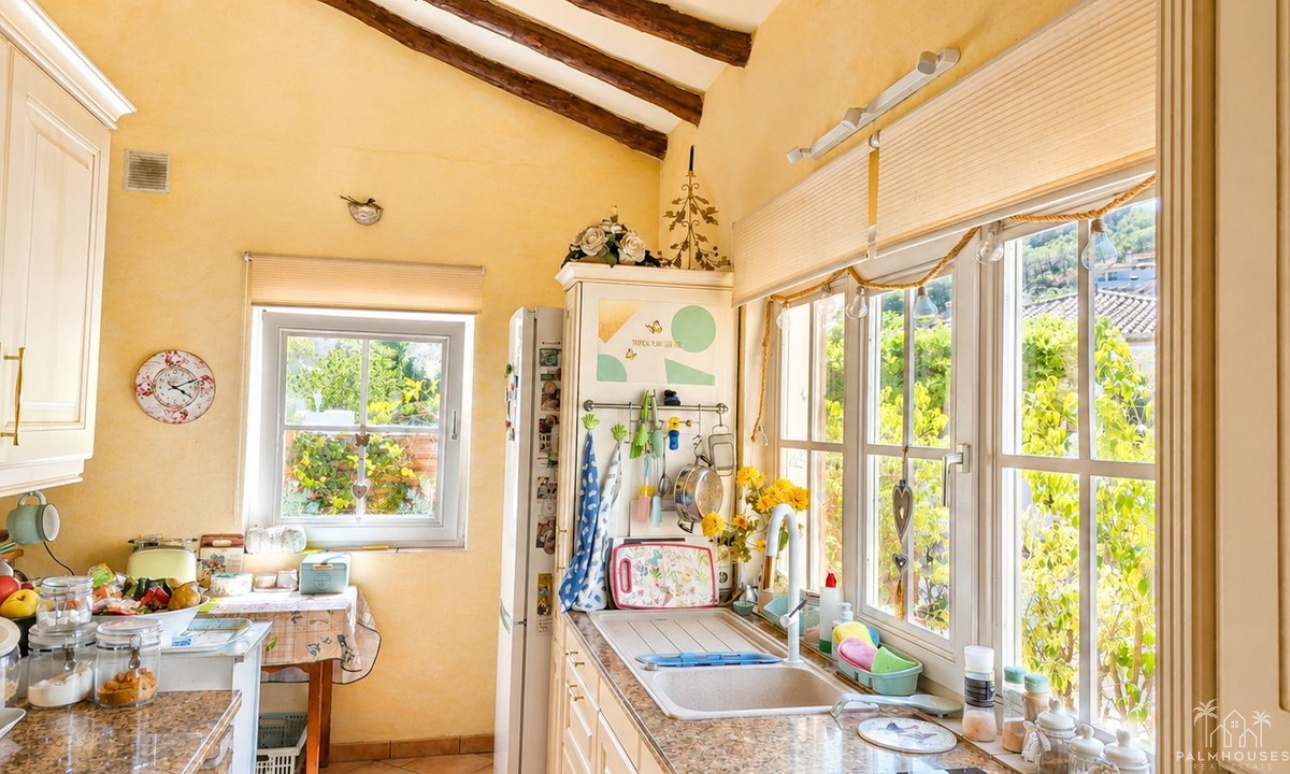 Resale - Villa - Benahavís - Costa del Sol