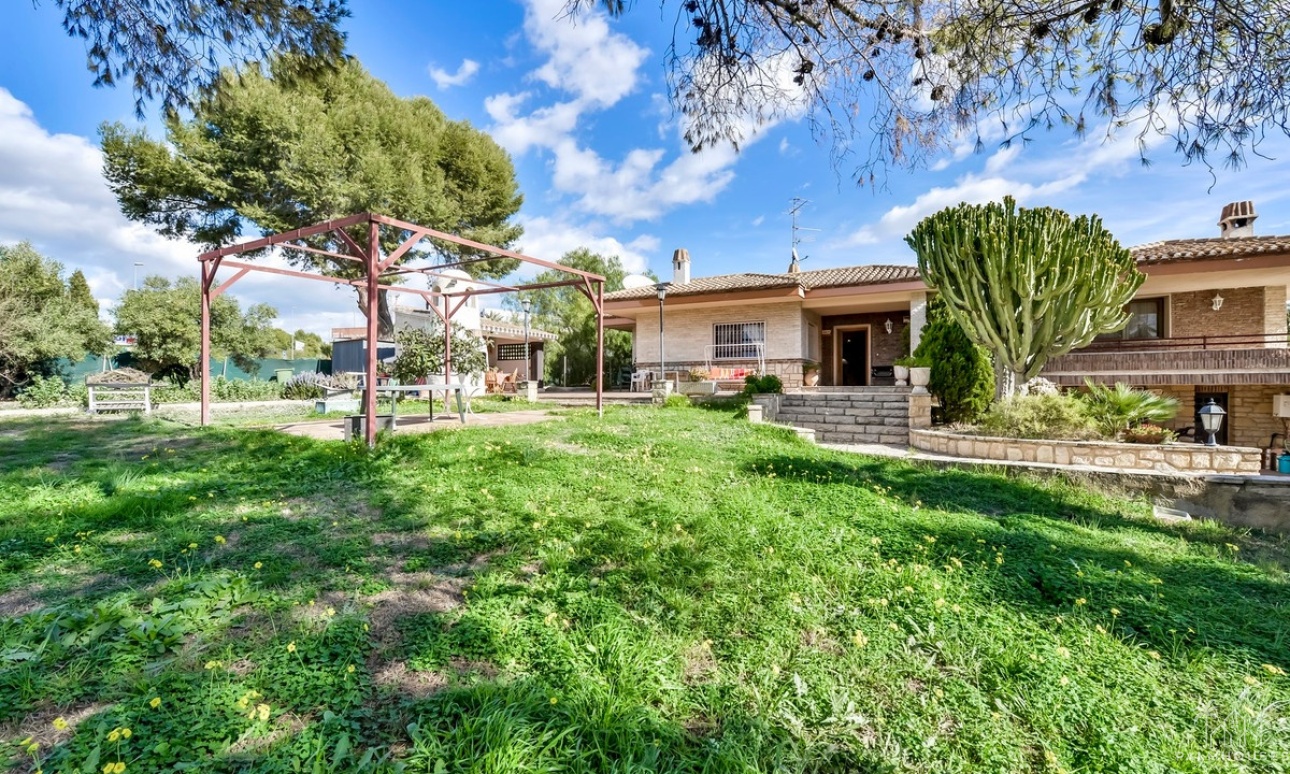 Resale - Villa - Benidorm - Benidorm Centro