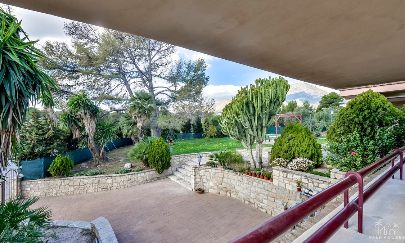 Resale - Villa - Benidorm - Benidorm Centro