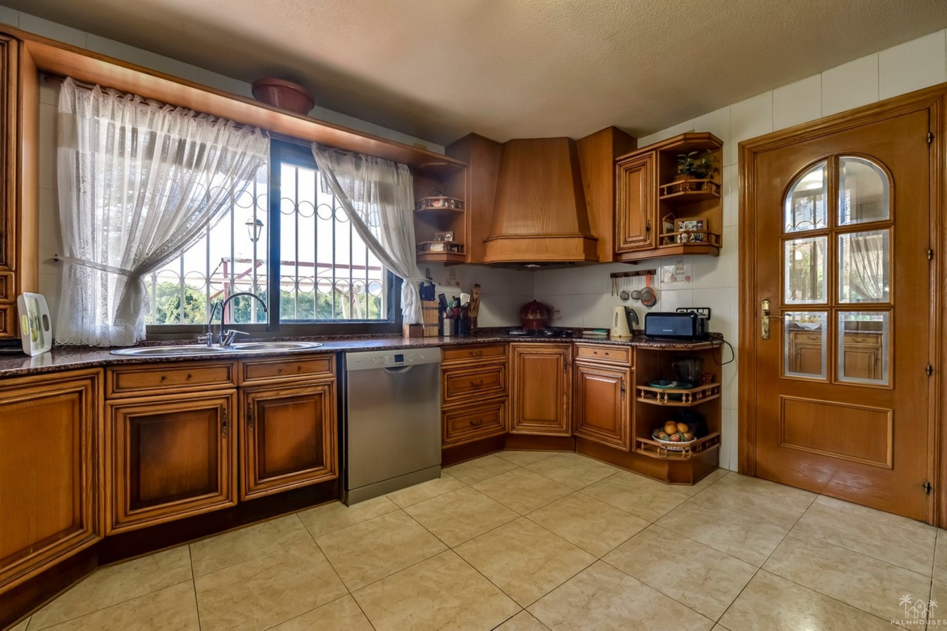 Resale - Villa - Benidorm - Benidorm Centro