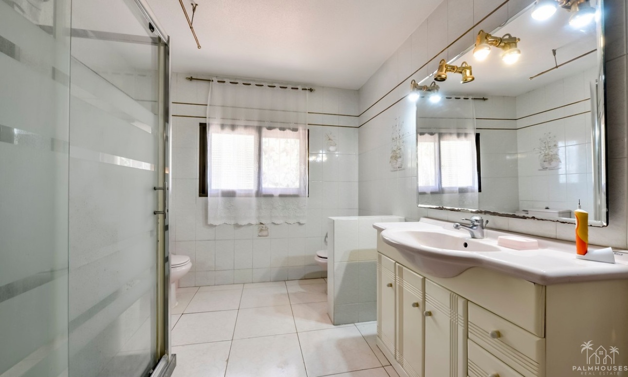 Resale - Villa - Benidorm - Benidorm Centro