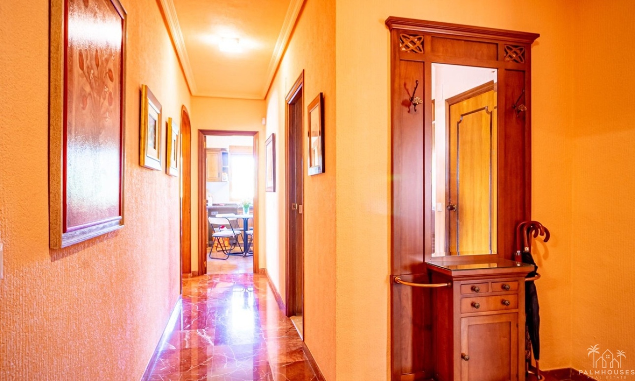 Resale - Villa - Benidorm - Benidorm Centro