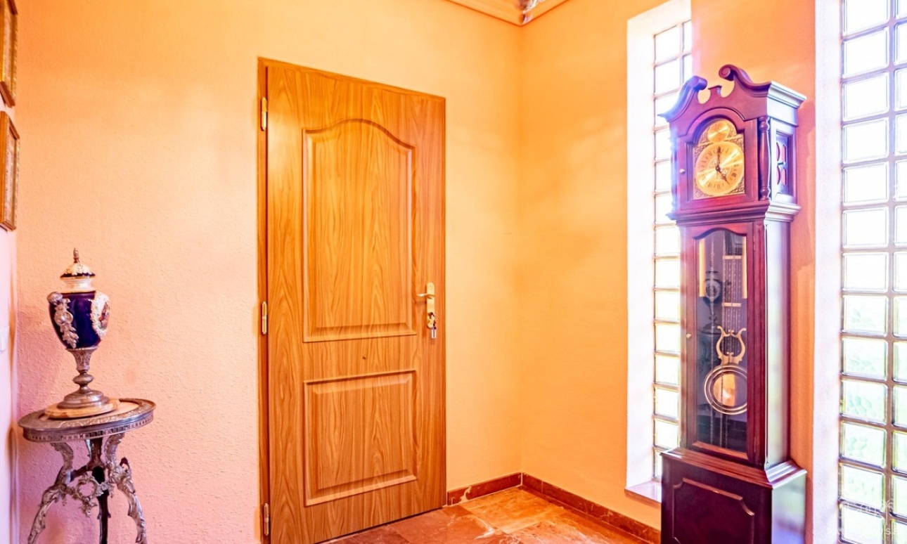 Resale - Villa - Benidorm - Benidorm Centro