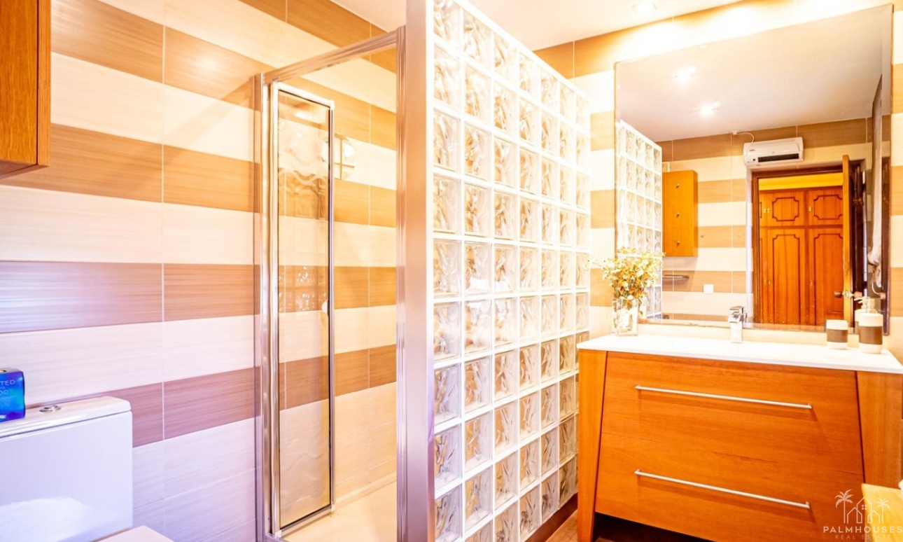 Resale - Villa - Benidorm - Benidorm Centro
