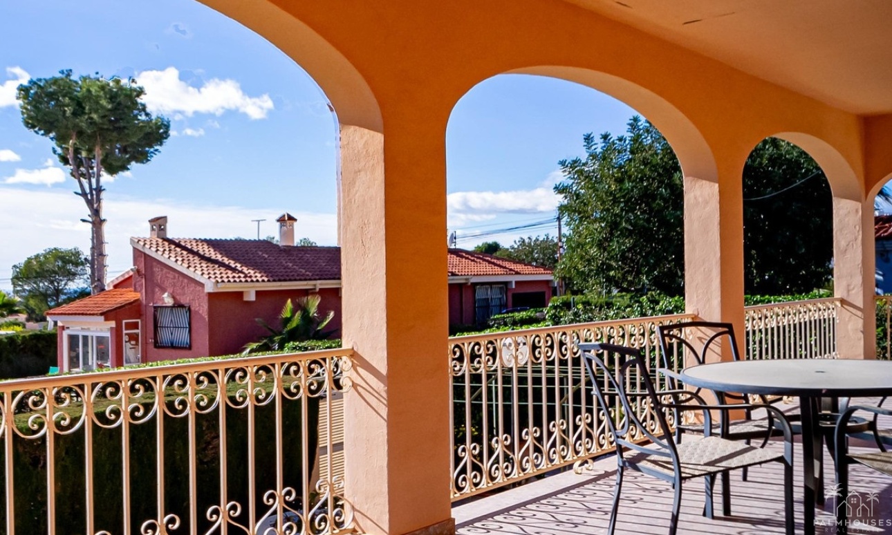 Resale - Villa - Benidorm - Benidorm Centro