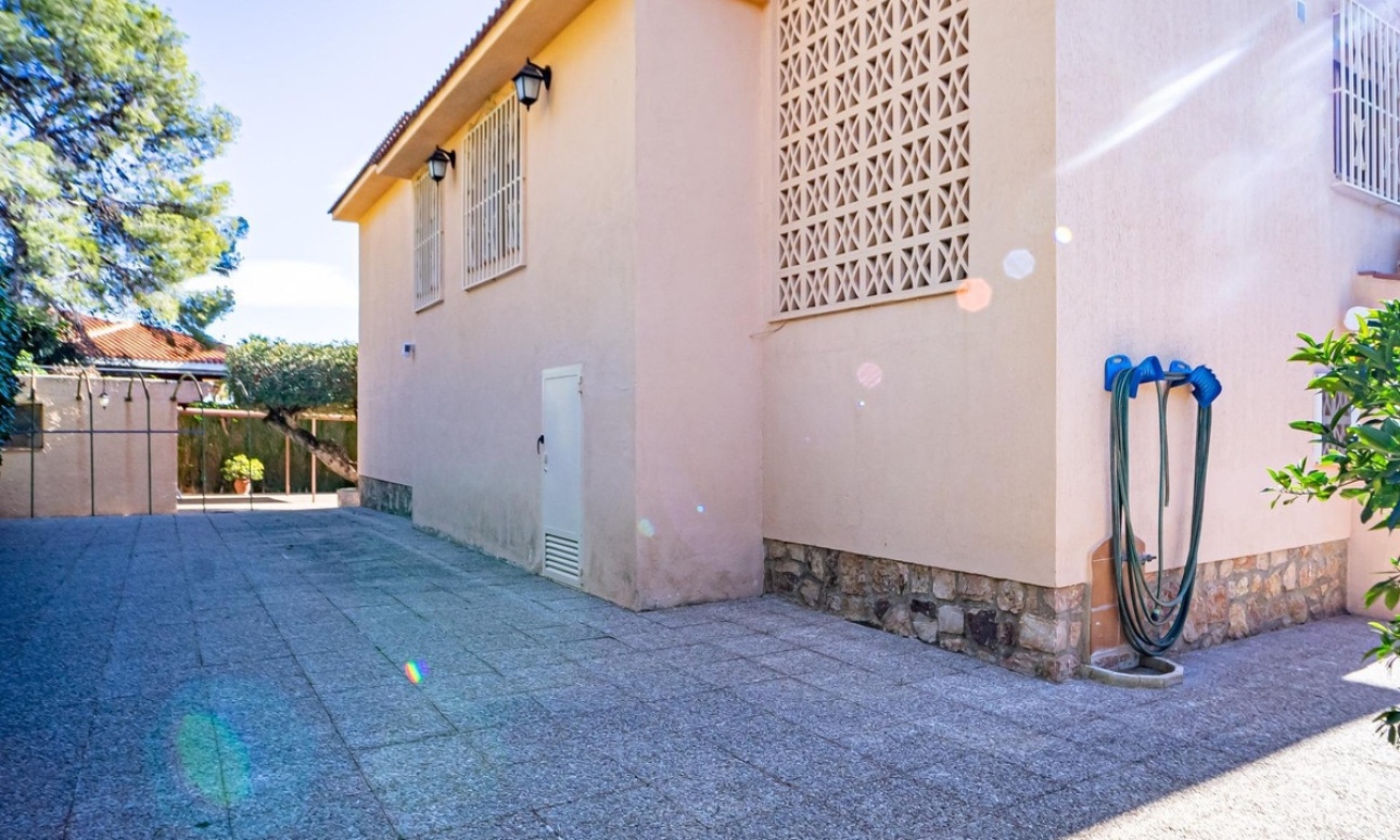 Resale - Villa - Benidorm - Benidorm Centro