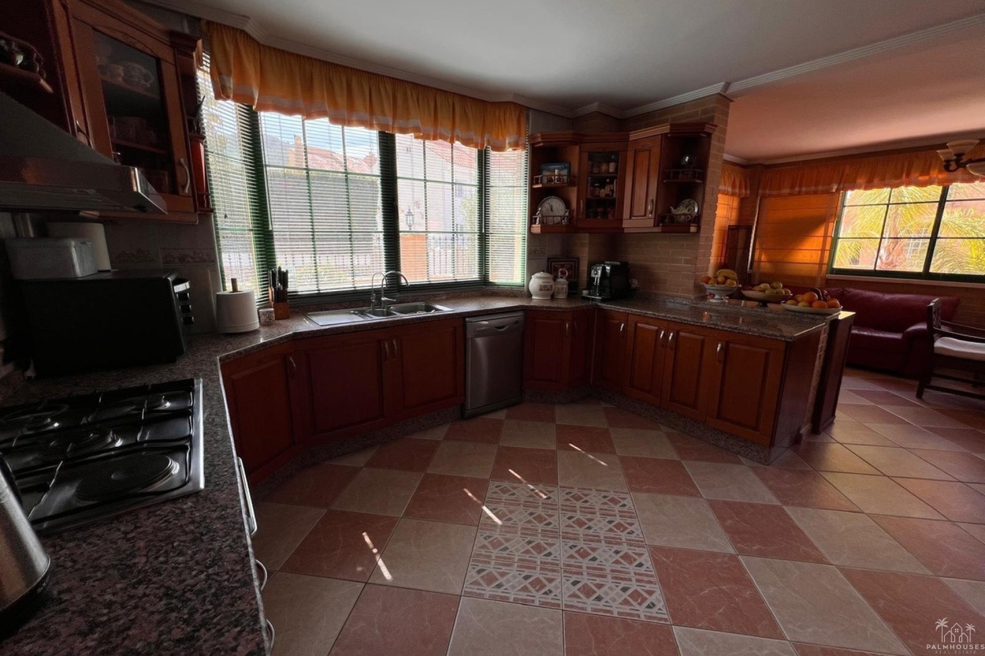 Resale - Villa - Benidorm - Benidorm Centro