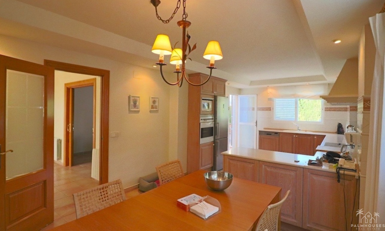 Resale - Villa - Benidorm - Benidorm Centro