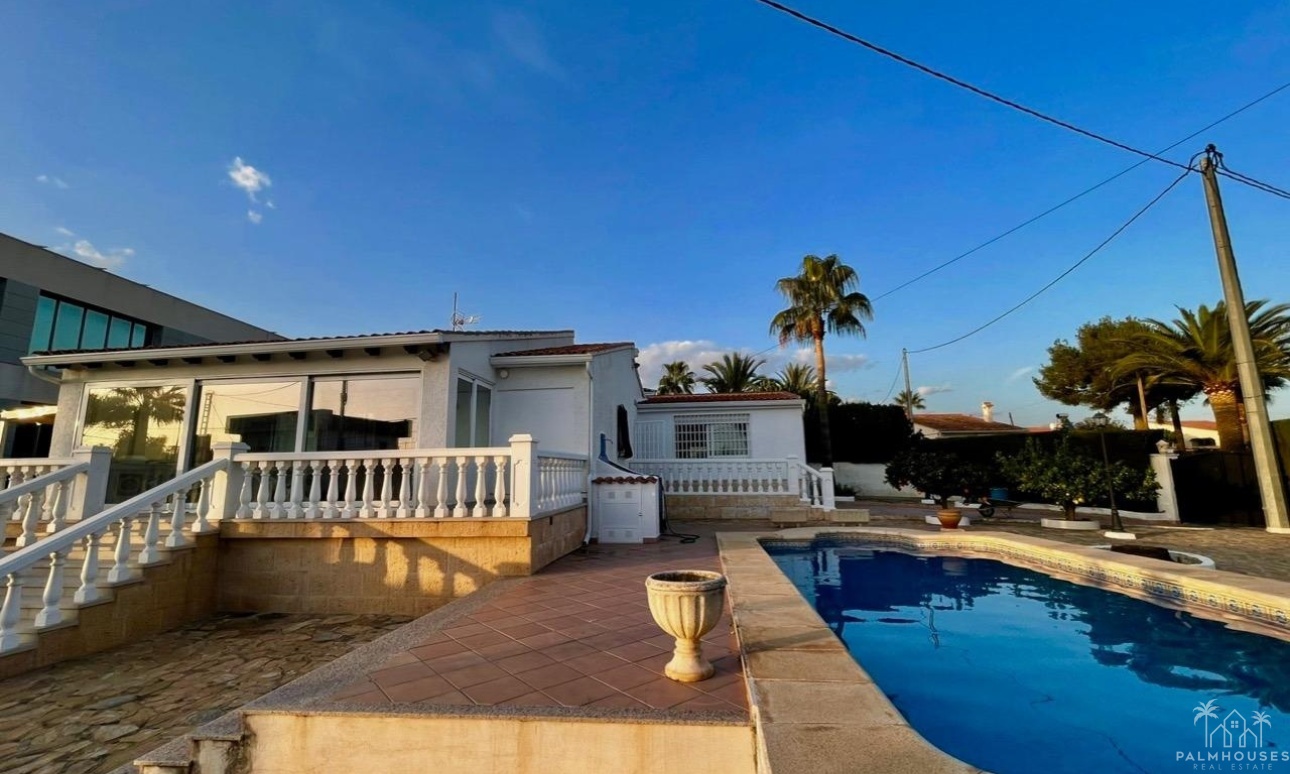 Resale - Villa - Benidorm - Urbanizaciones