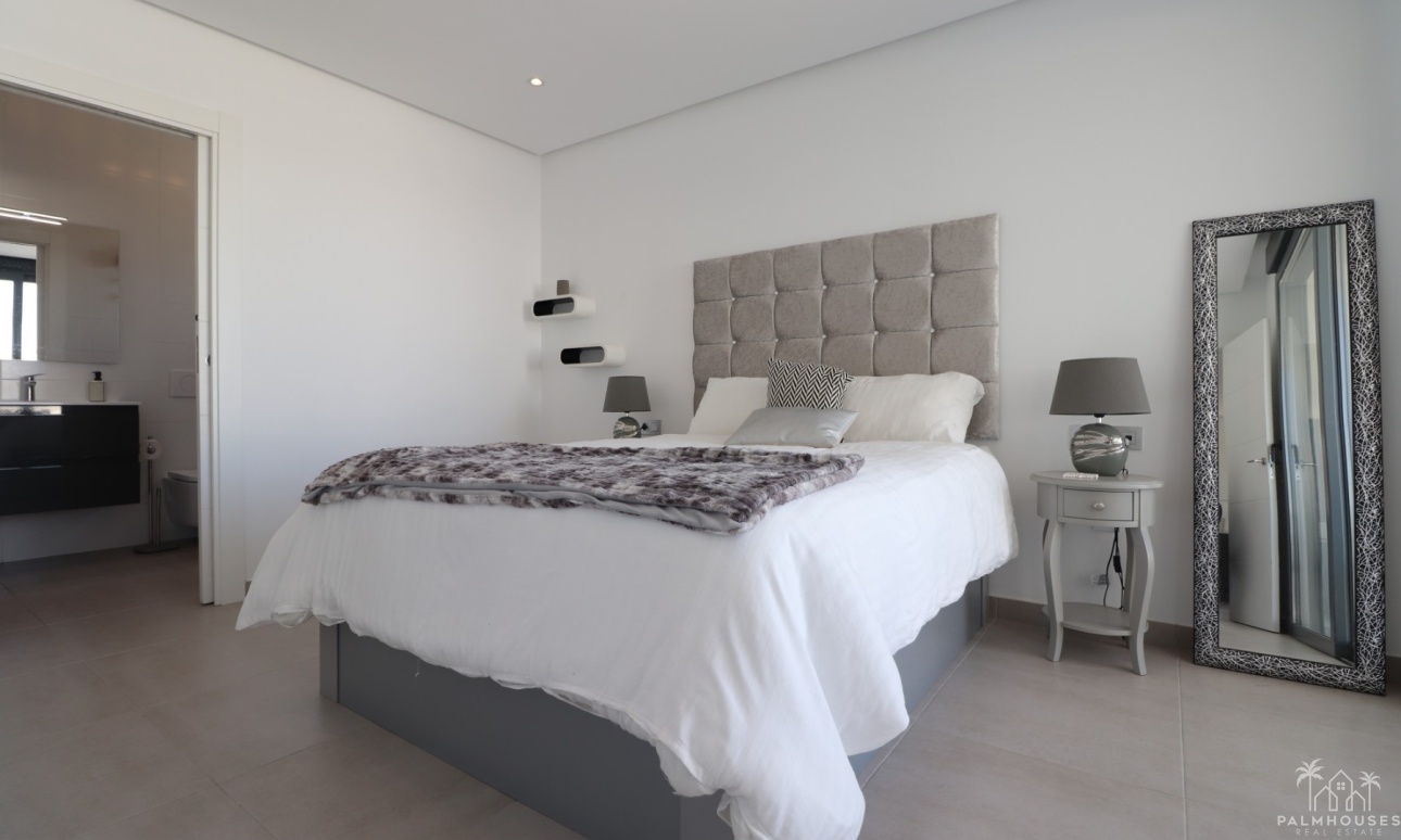 Resale - Villa - Benimar
