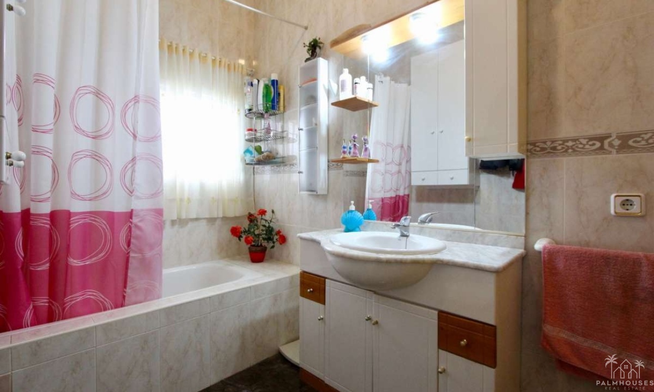 Resale - Villa - Canadas De San Pedro - Inland